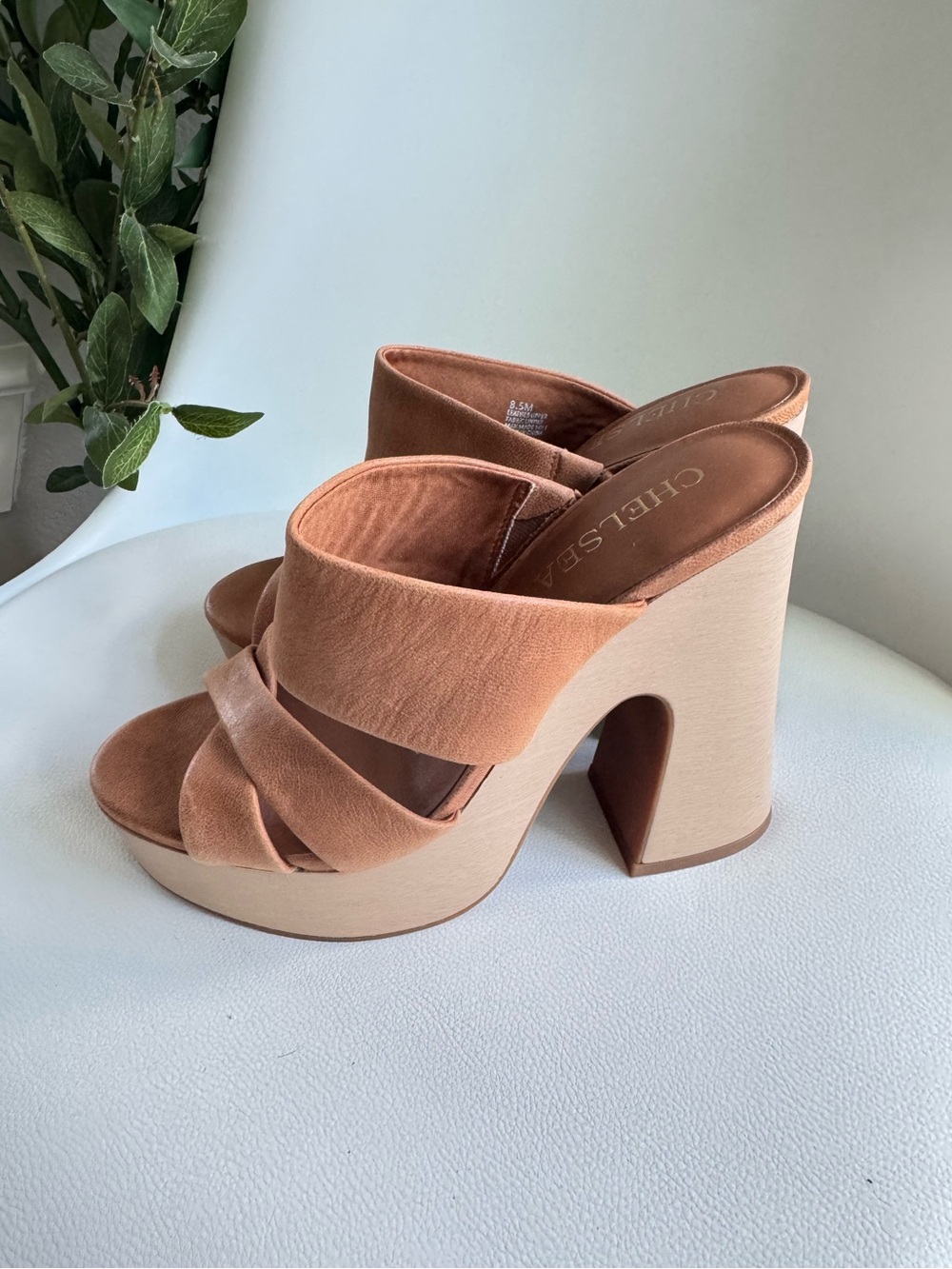 Chelsea & Violet Tan Leather Platform Mule Sandals 8.5 Chunky Heel Boho 70s